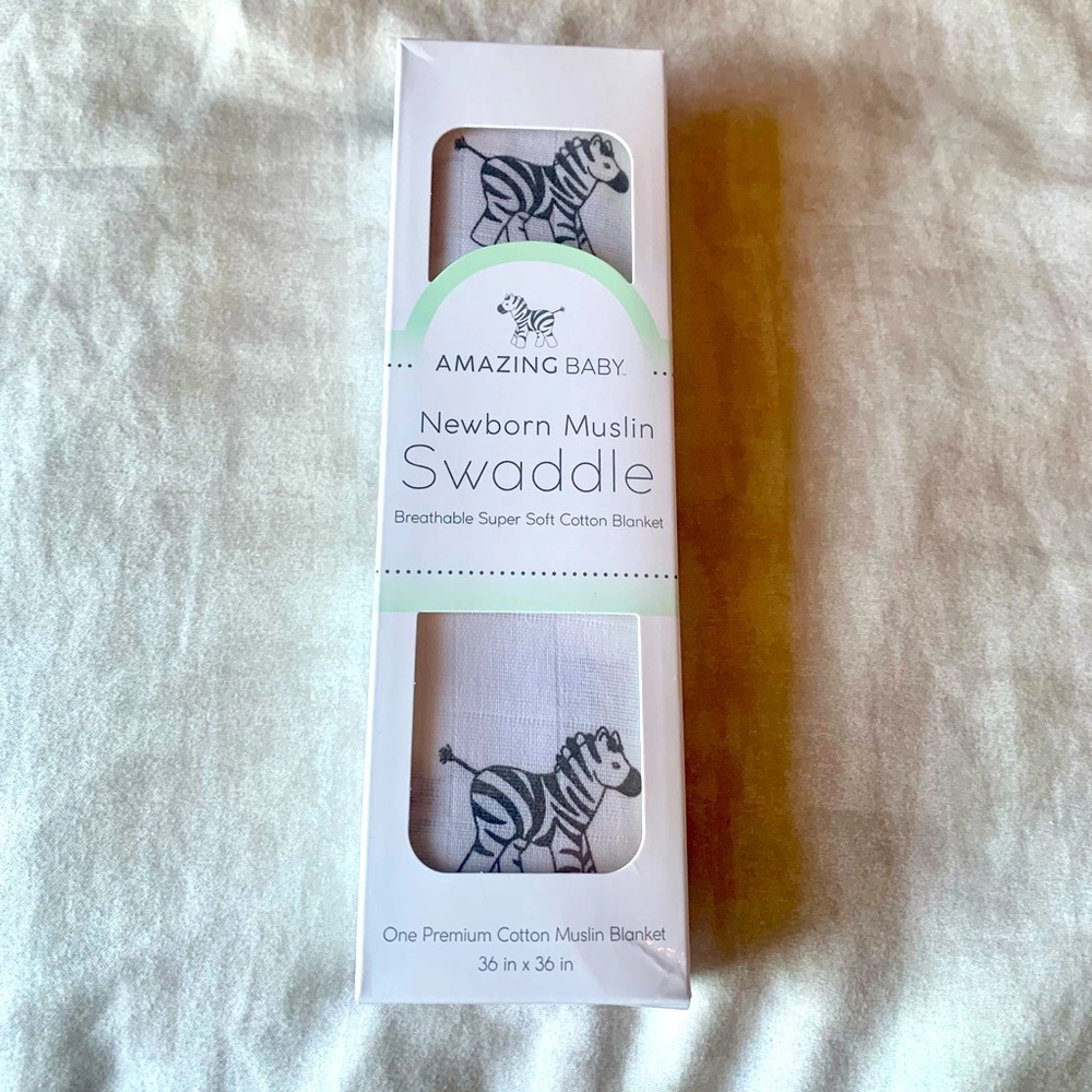 Amazing Baby Newborn Muslin Swaddle Zebra
